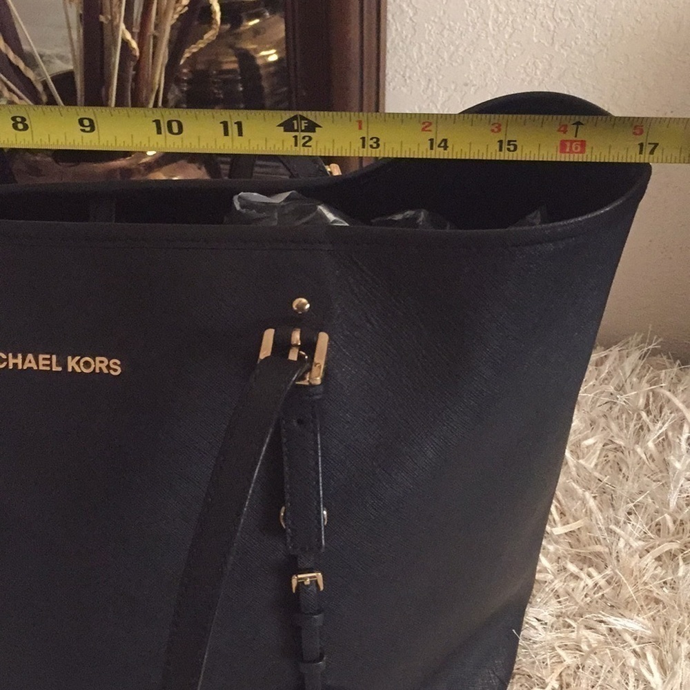 Michael Kors Jet Set Black Saffiano Travel Tote - Picture 13 of 16